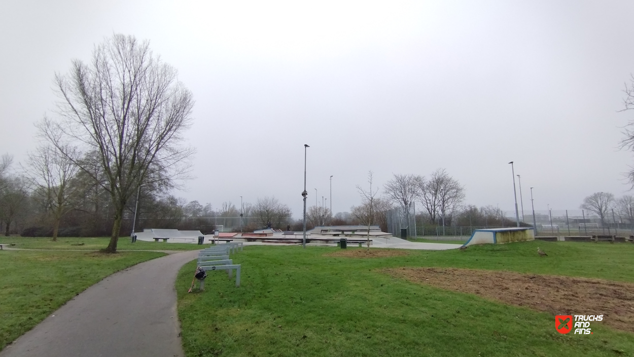 Hendrik-Ido-Ambacht skatepark